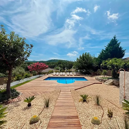 Ziba, Design Hideaway Pool And Nature Domek alpejski Santa Ceclina